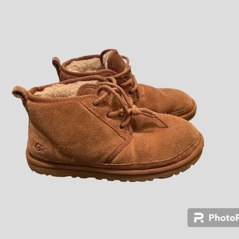 Ugg size 5 boots 3236 tan